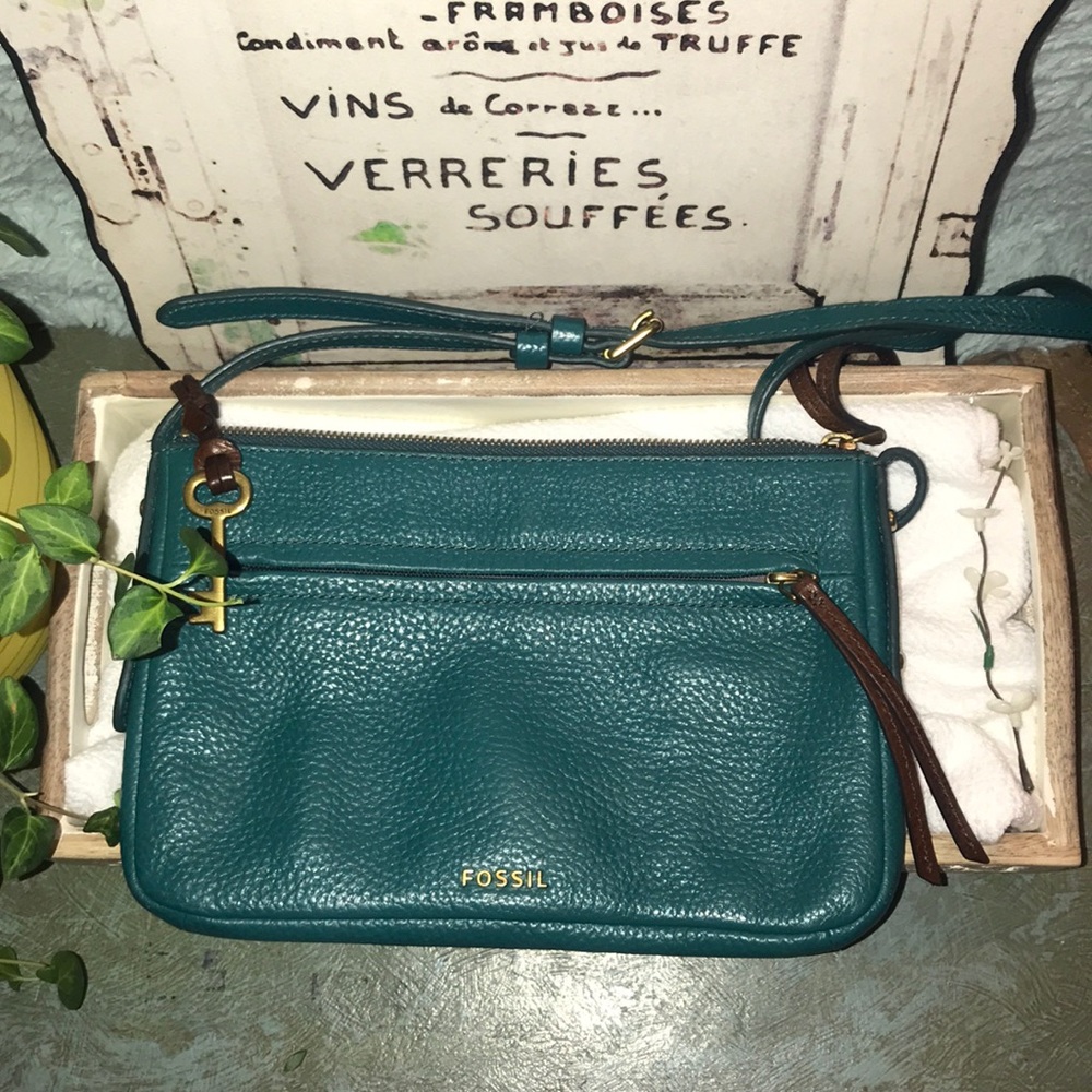Fossil beautiful teal and brown crossbody leather